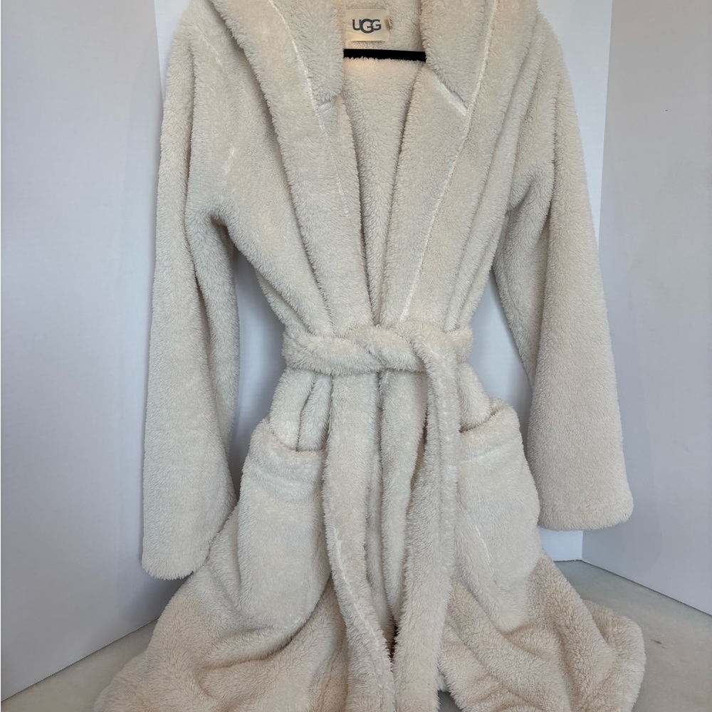 UGG Cream Bathrobe w pockets Size Medium knee length